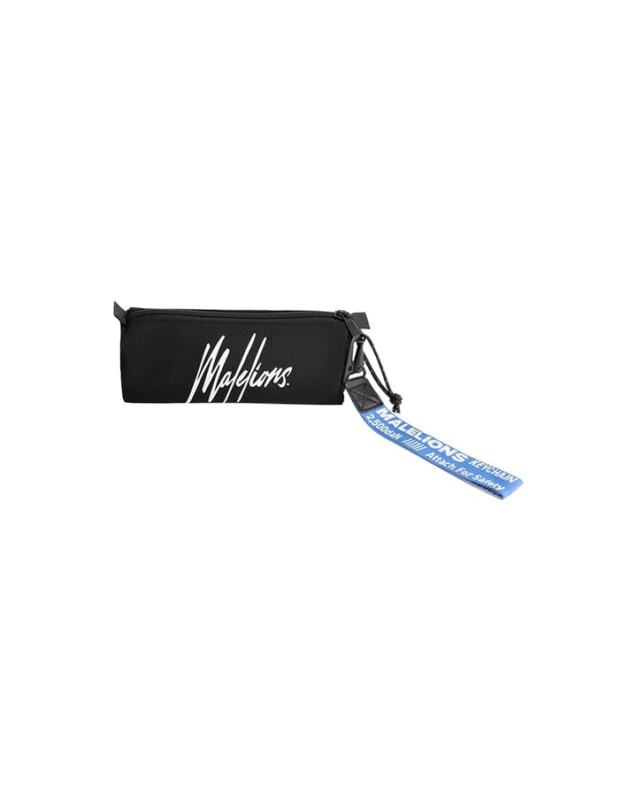 JA1-AW24-03_904_Malelions_Junior_Signature_Etui_Black_White_Front.jpg