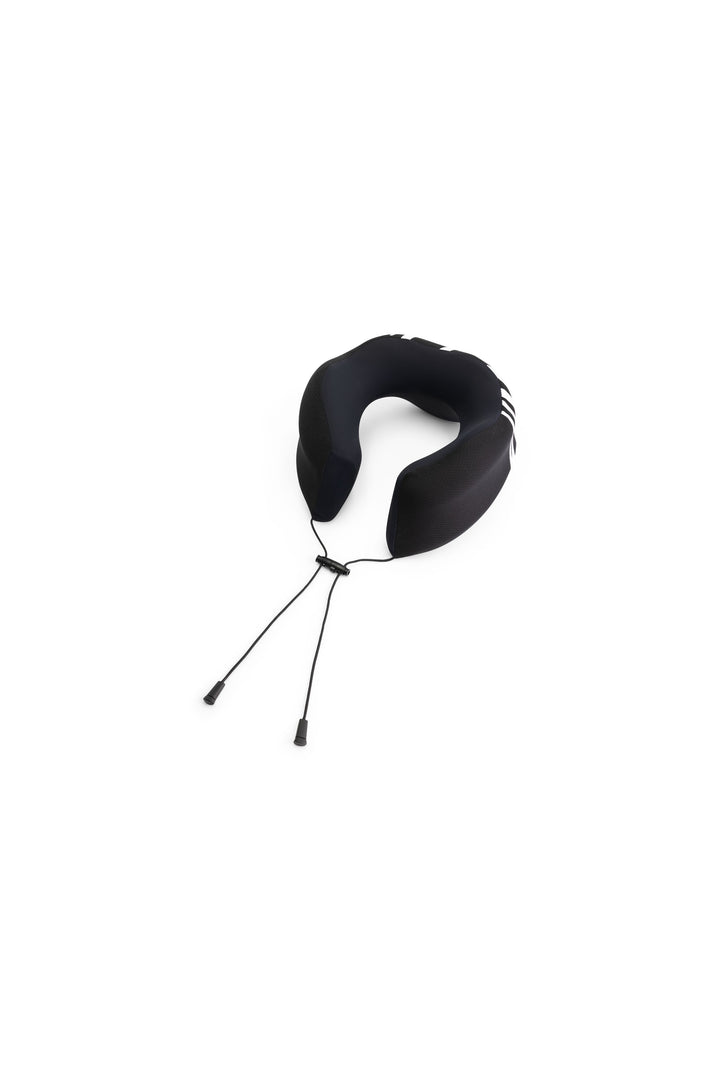 MA1-PS25-09_900_Malelions_Signature_Neck_Pillow_Black_Side-1.jpg