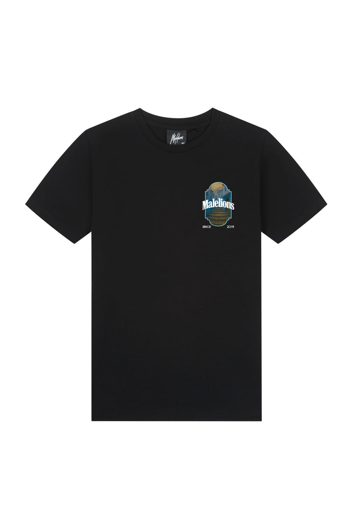MJA40026025_49001_Malelions_Junior_Blue_Stairs_T-shirt_Black_Front_177a7be4-c2eb-430a-86ba-f0d694a1a8ac.jpg