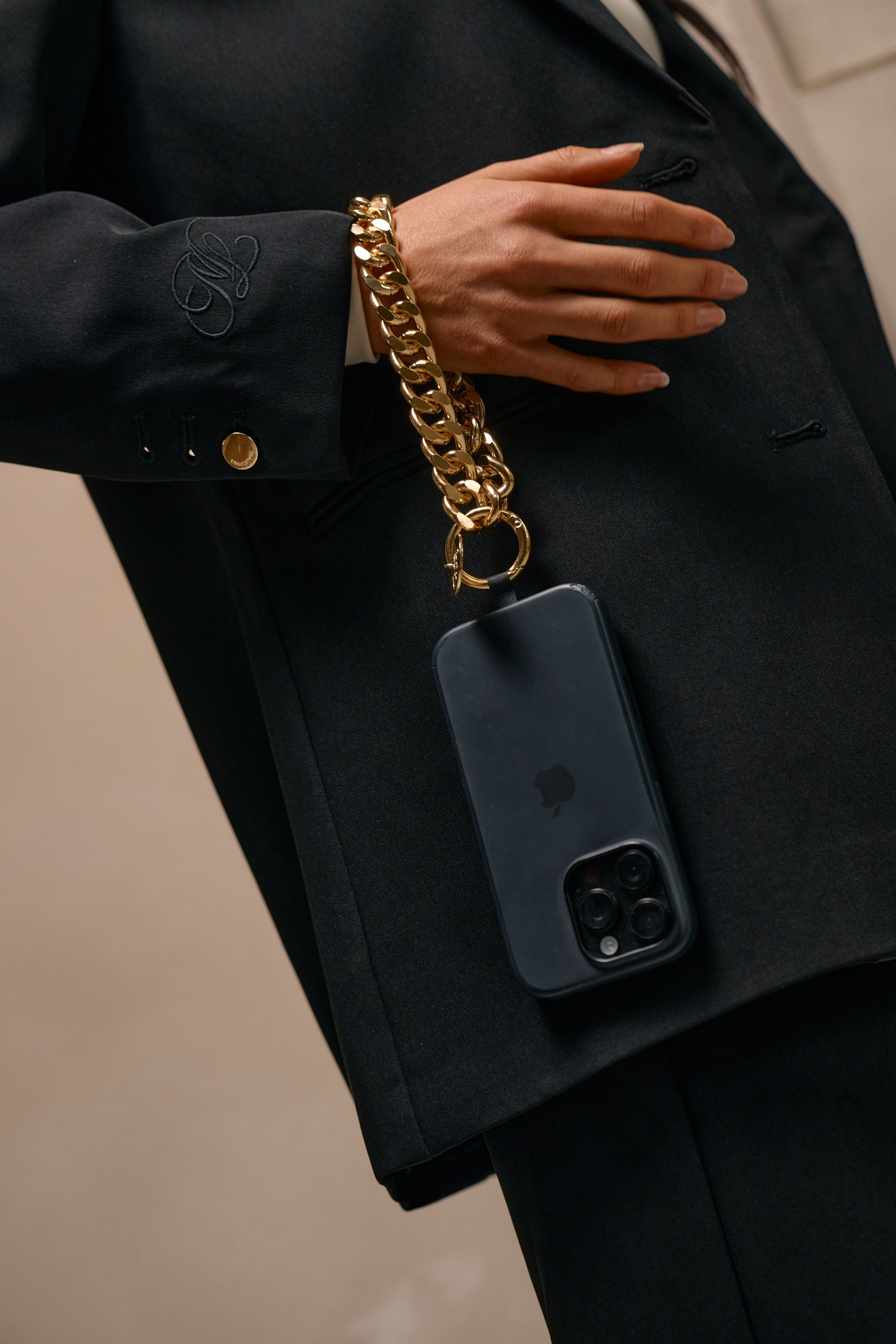 Malelions Women Emblem Phone Chain | Gold