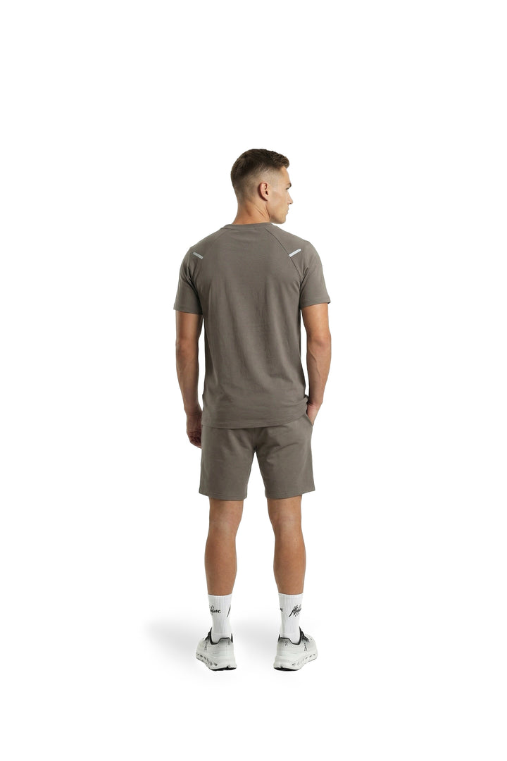 MSB30026007_Desert_Khaki_Back_80046769-425b-4873-9d21-bb064b67b845.jpg