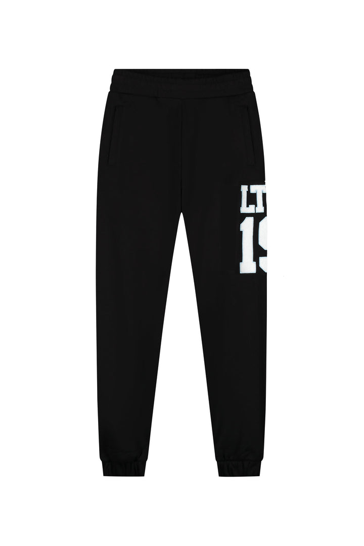 MWB50026039_49001_Malelions_Women_Sherpa_Applique_Match_Sweatpants_Black_Front_9dbc2083-dbe3-467b-9275-8bac3bf41be5.jpg