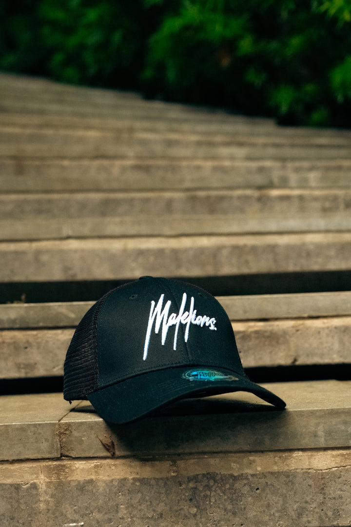 Men_Signature_Cap_Black.jpg